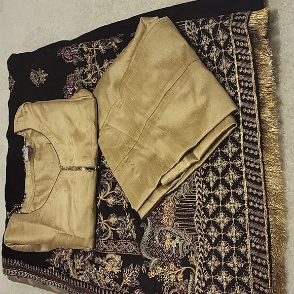 Pakistan indian suit - Picture 1 of 4